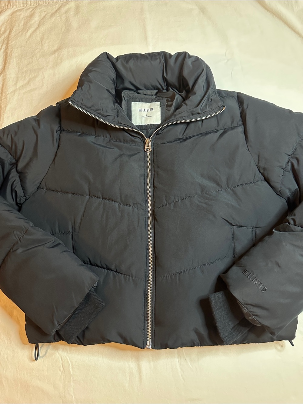 Hollister Women's Black Quilted Puffer Jacket Size S